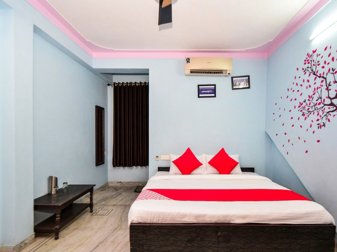 Collection O 23148 The Royal Villa And Restaurant主图