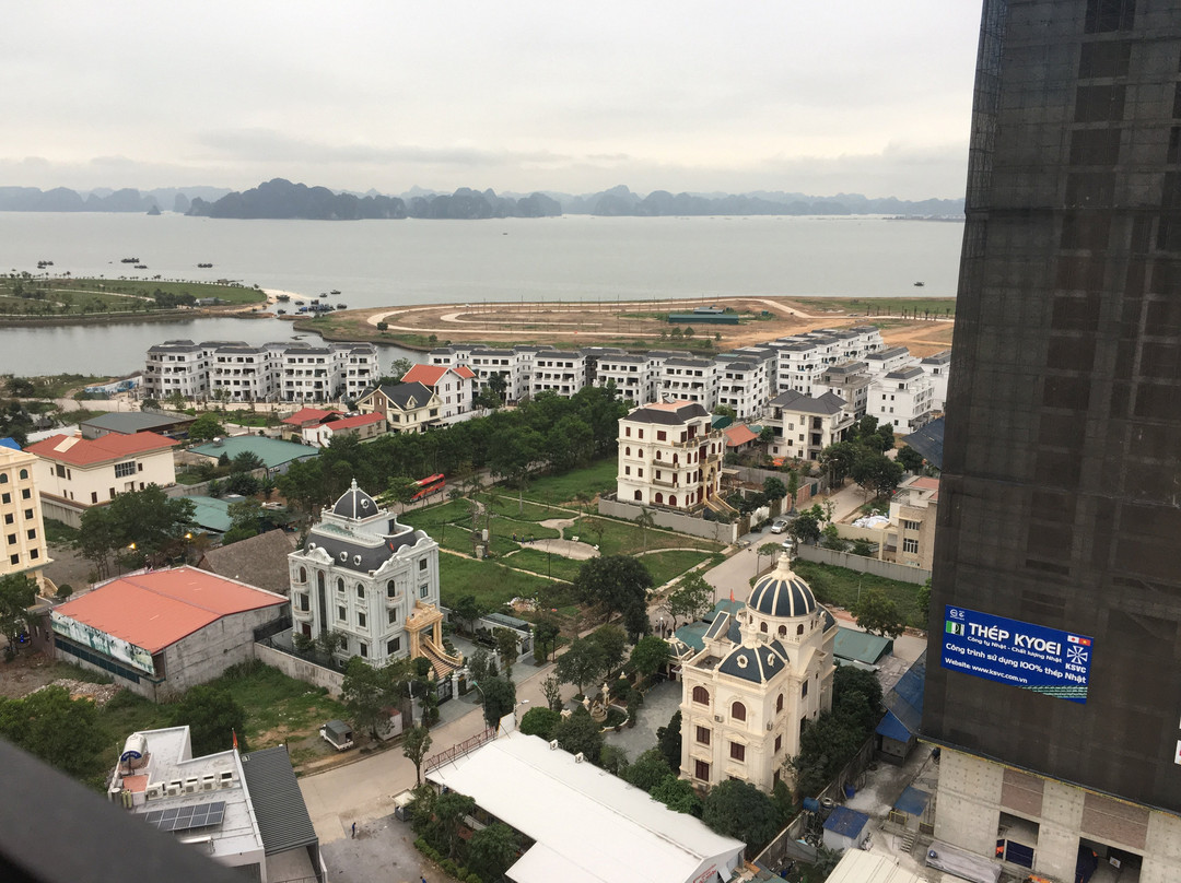 下龙皇家莲花酒店主图