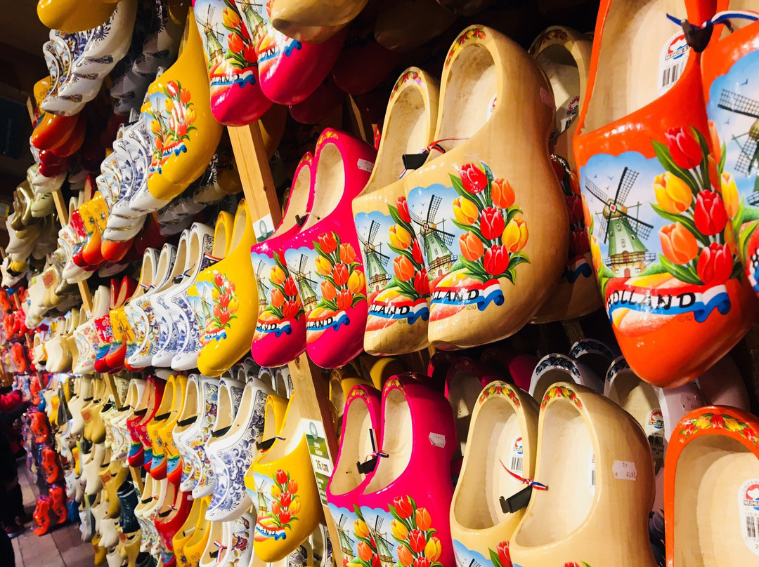 赞丹旅游景点-Kooijman Souvenirs & Clogs Wooden Shoe Workshop
