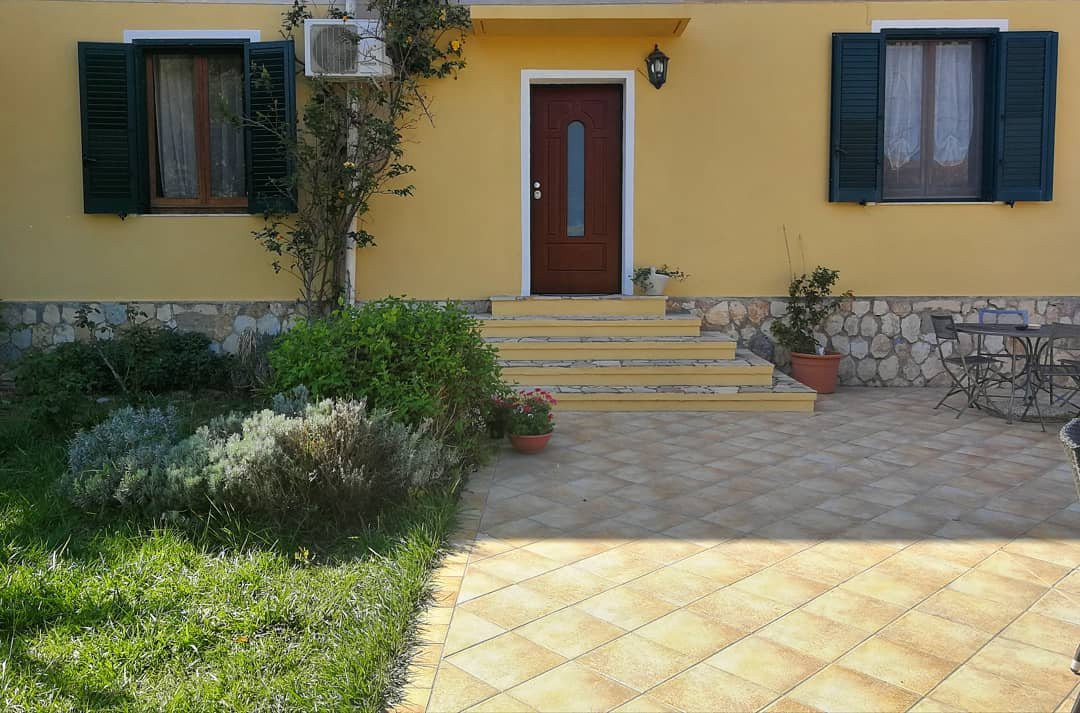 德爾維亞勒民宿主图