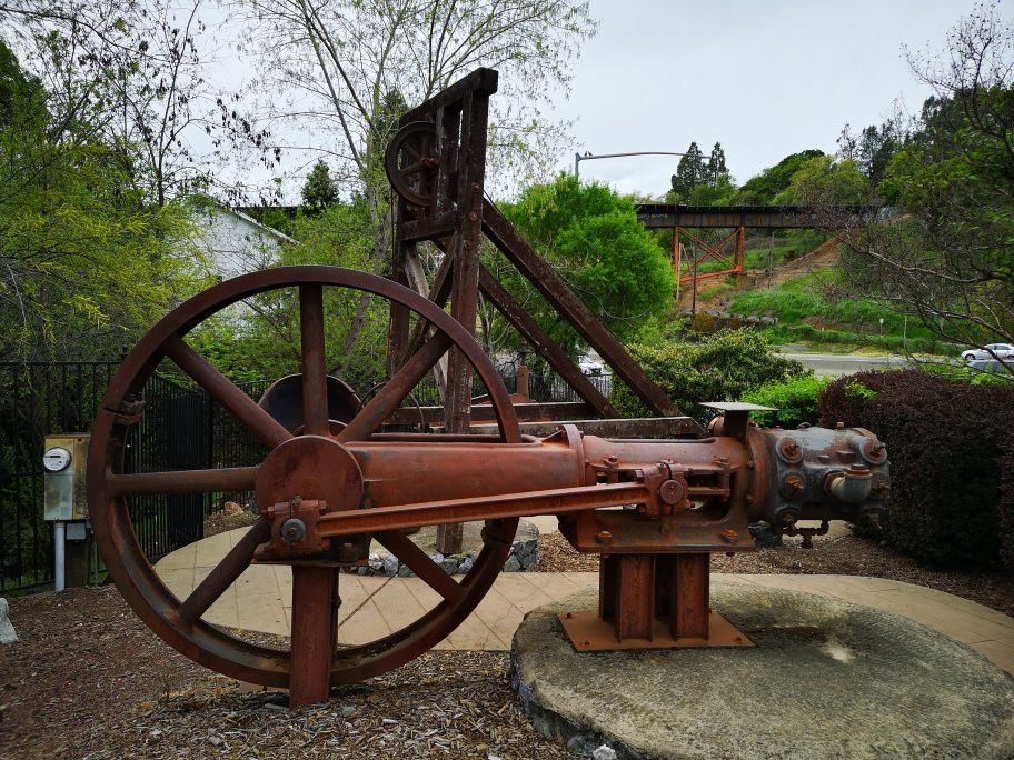 Lindblad Studios-Auburn必去景点