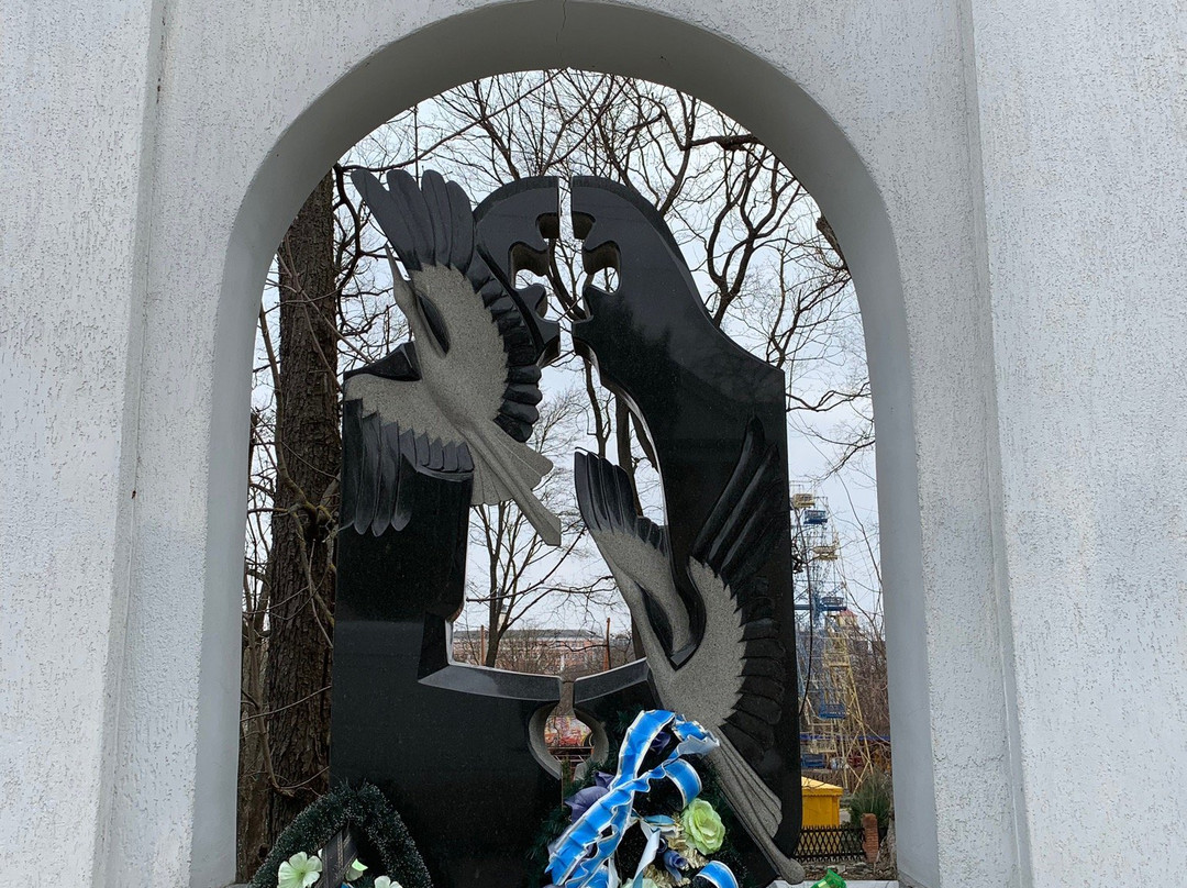 Chornobyl Heroes Memorial-Kamianets-Podilskyi必去景点