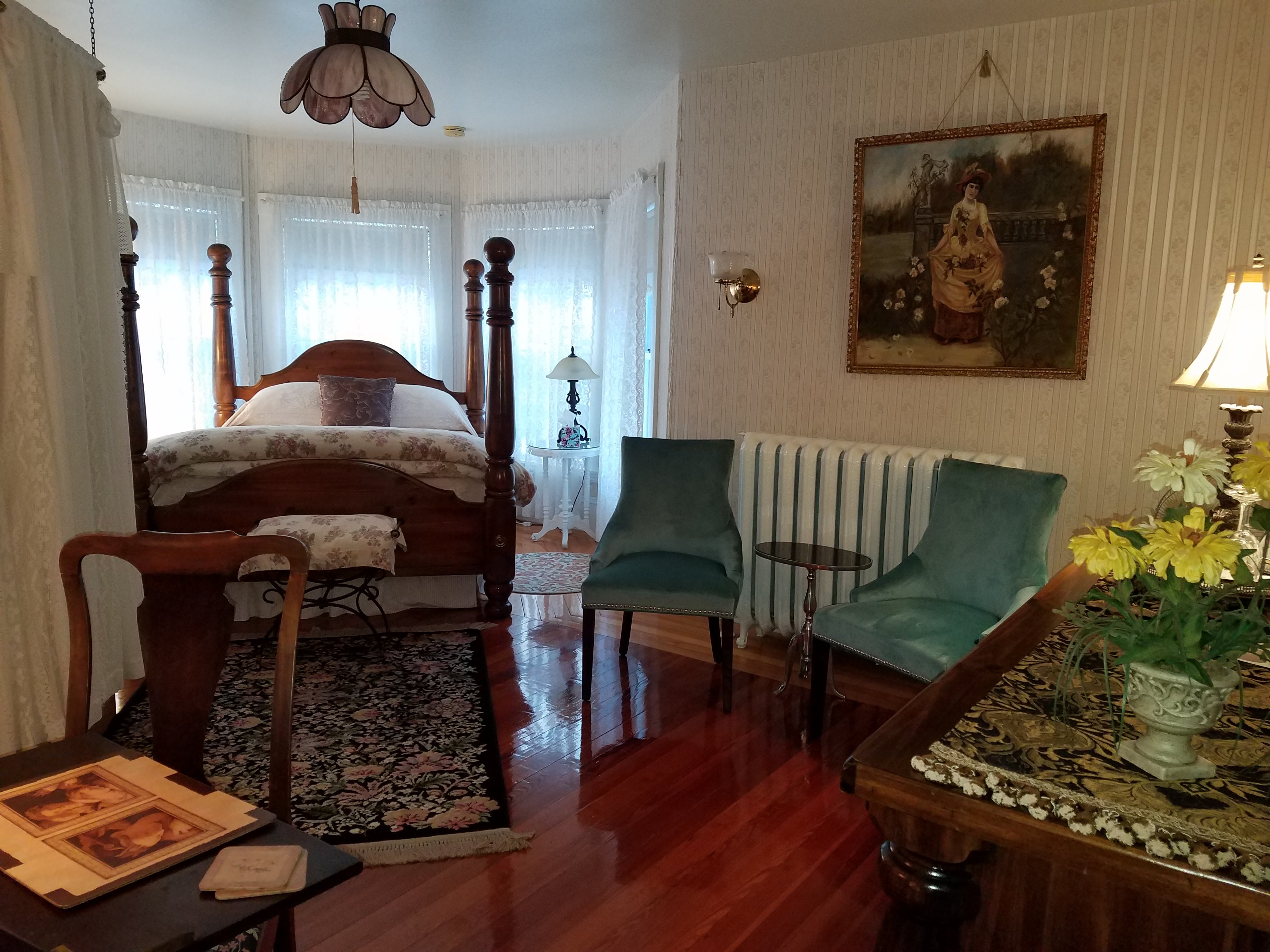 The Jeweled Turret Inn-官方