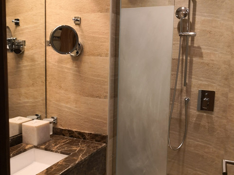 Pyramid Continental Hotel主图