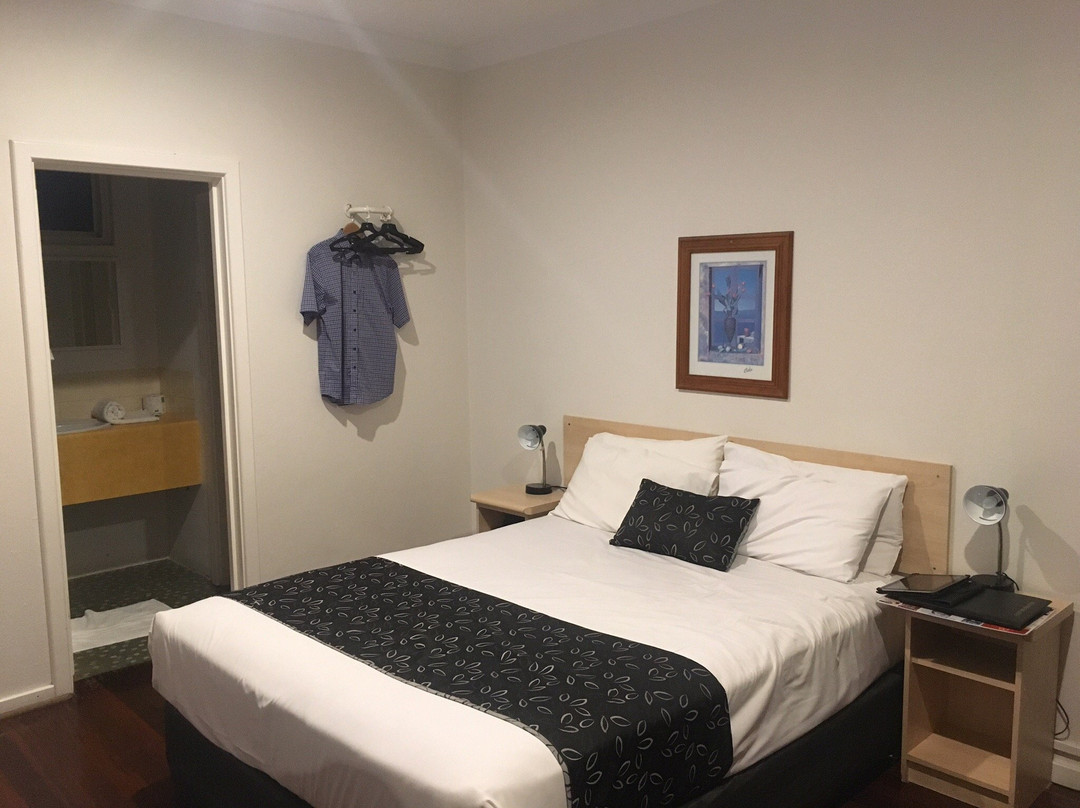 海滨路汽车旅馆主图