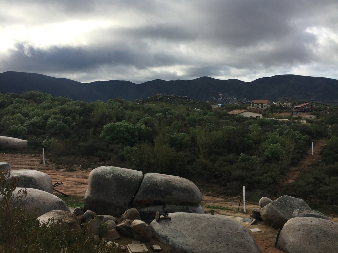 La Cima del Valle主图