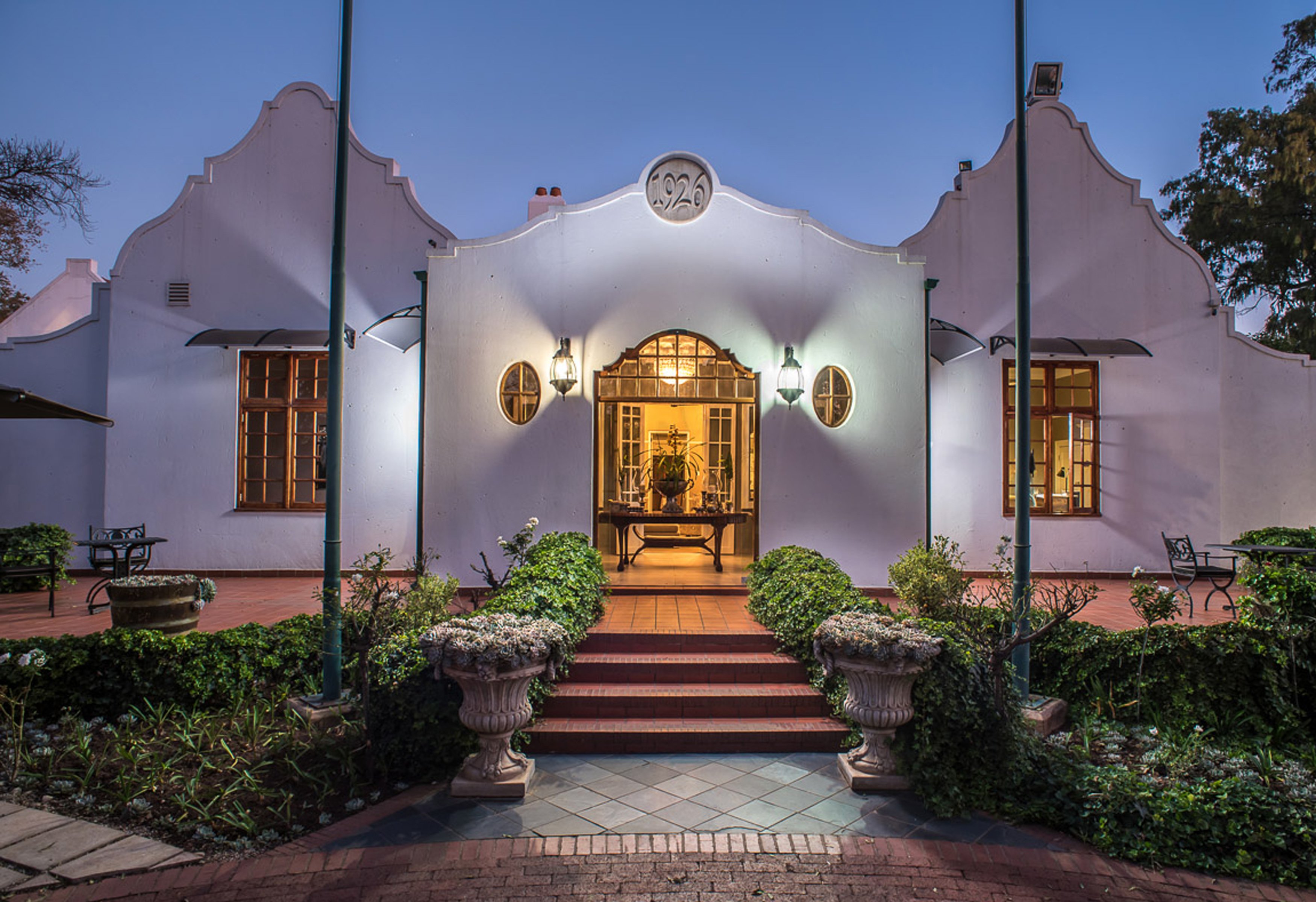 River Meadow Manor-官方