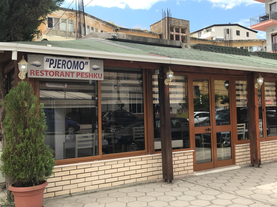 Shengjin餐馆和美食-Restorant Pjeromo