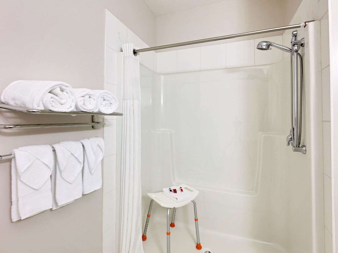 Ramada by Wyndham Cold Lake主图