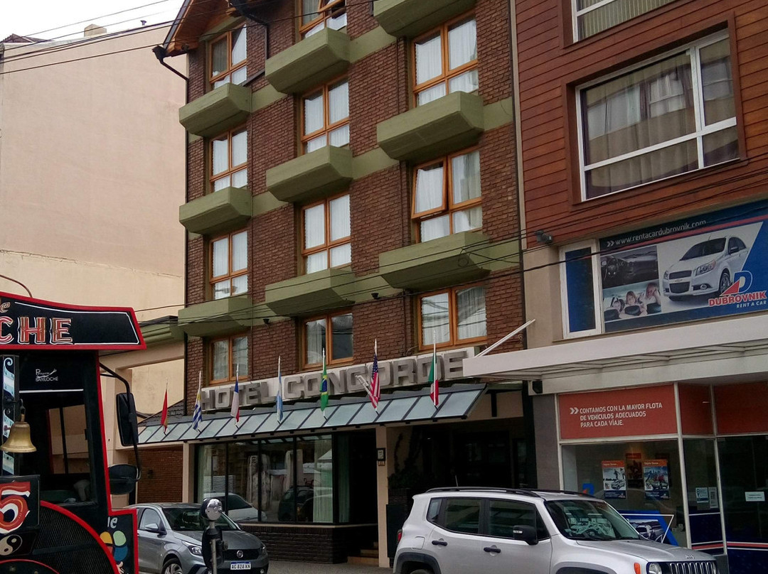 巴里洛切凯煌酒店主图