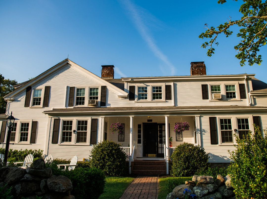 Lambert's Cove Inn & Resort主图