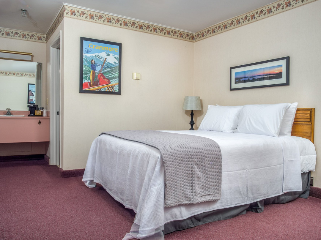 Mountain Village Lodge主图