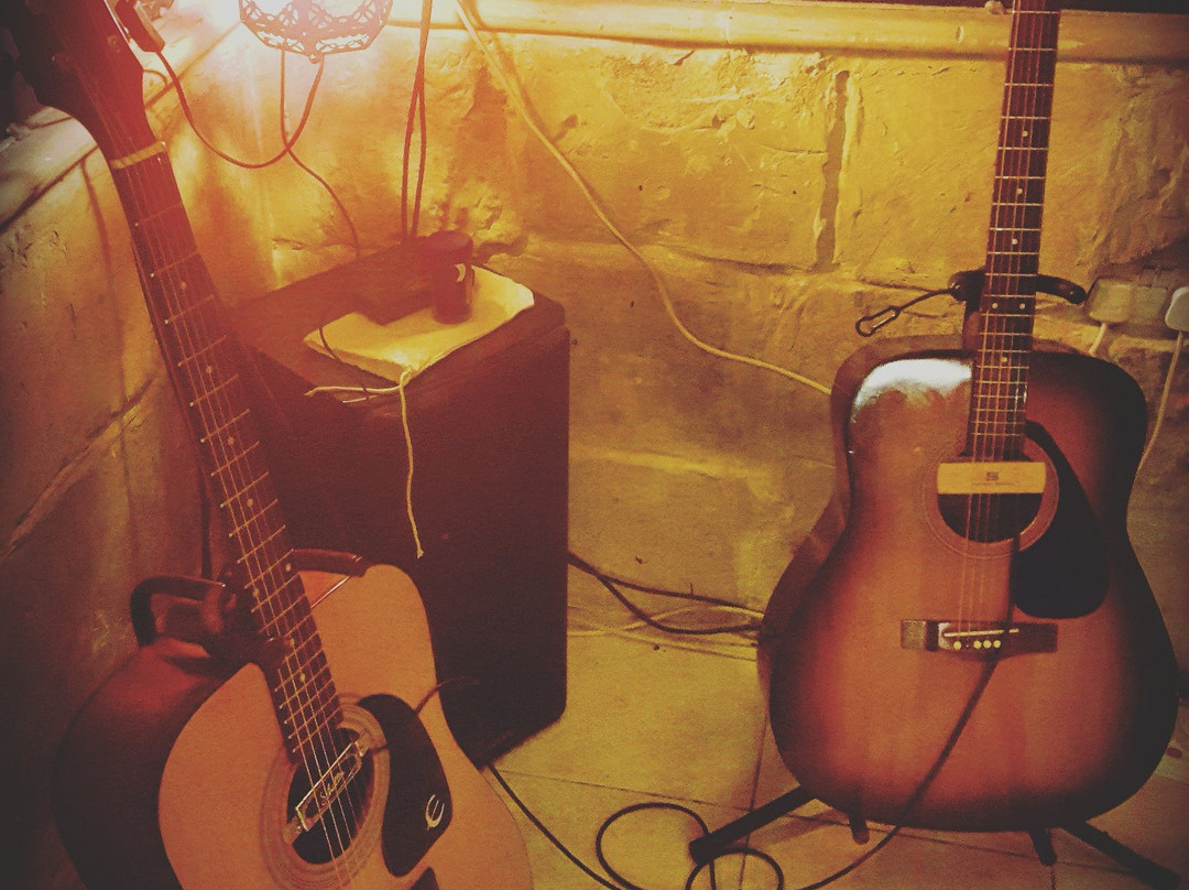 Casey's Bar-格齐拉必去景点