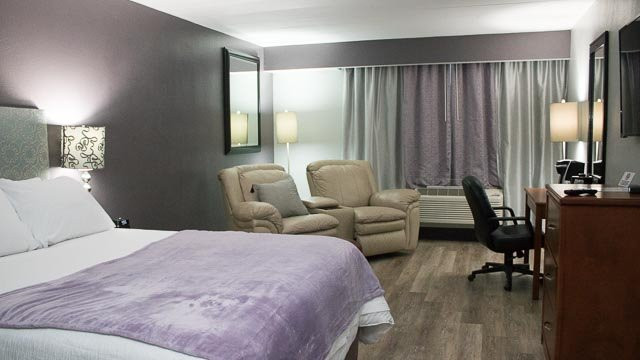 Ramada by Wyndham St. Louis Airport and Conference Center主图