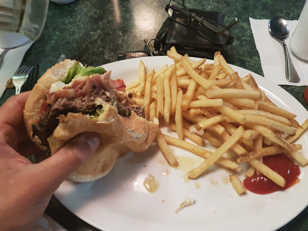 埃德森餐馆和美食-Legends Restaurant