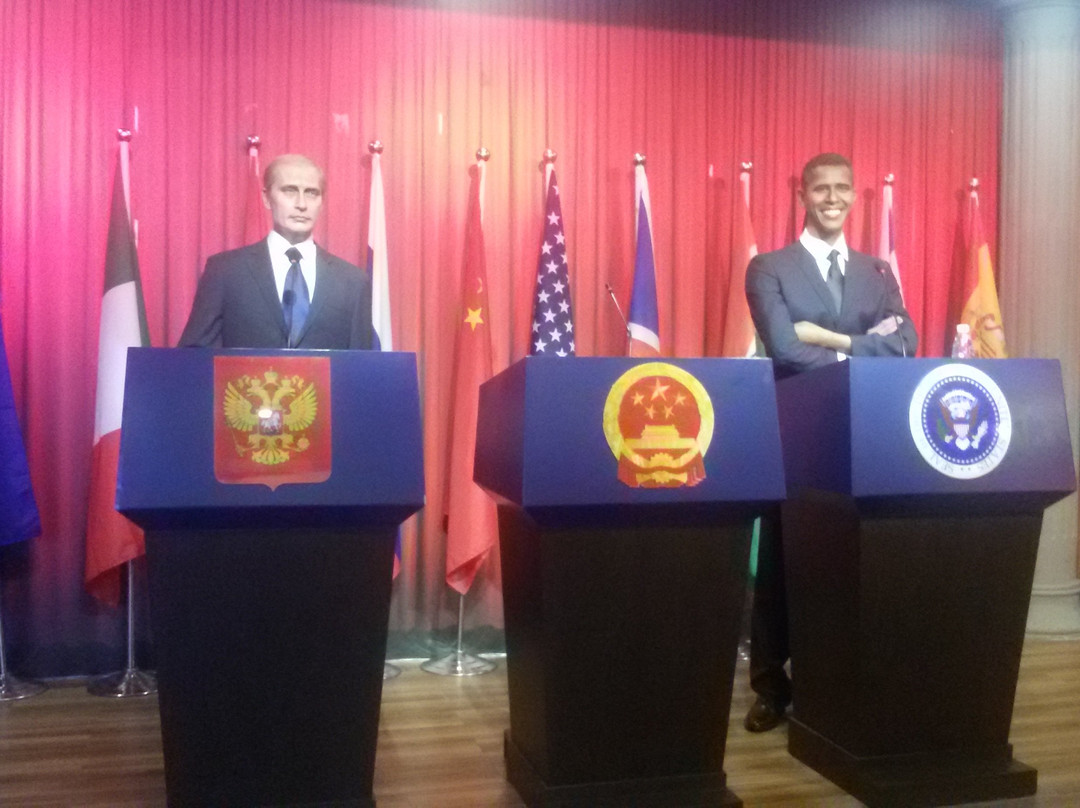 天一名人蜡像馆-广州市必去景点