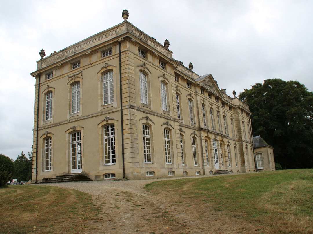 Le Bourg-Saint-Leonard旅游景点-Le Château du Bourg-Saint-Léonard