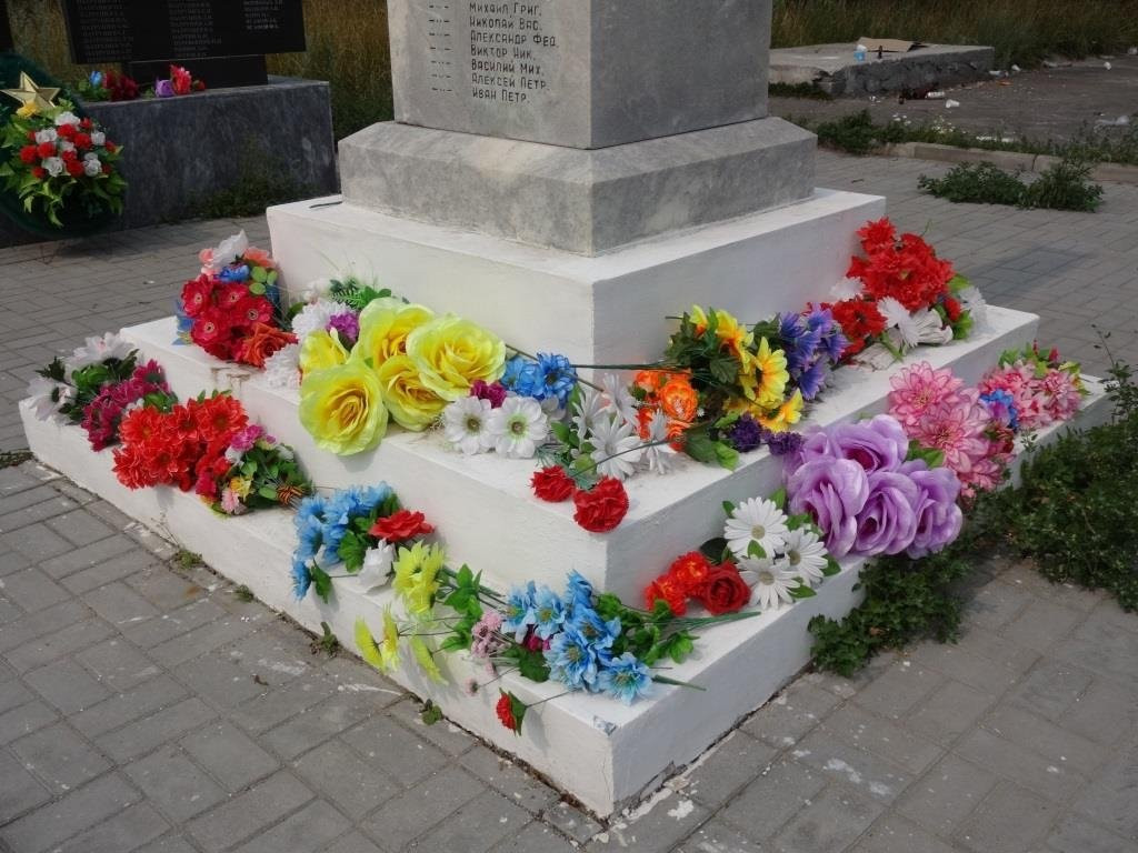 Monument to Dead Soldiers Who Died During the Great Patriotic War-兹韦尼哥罗德必去景点