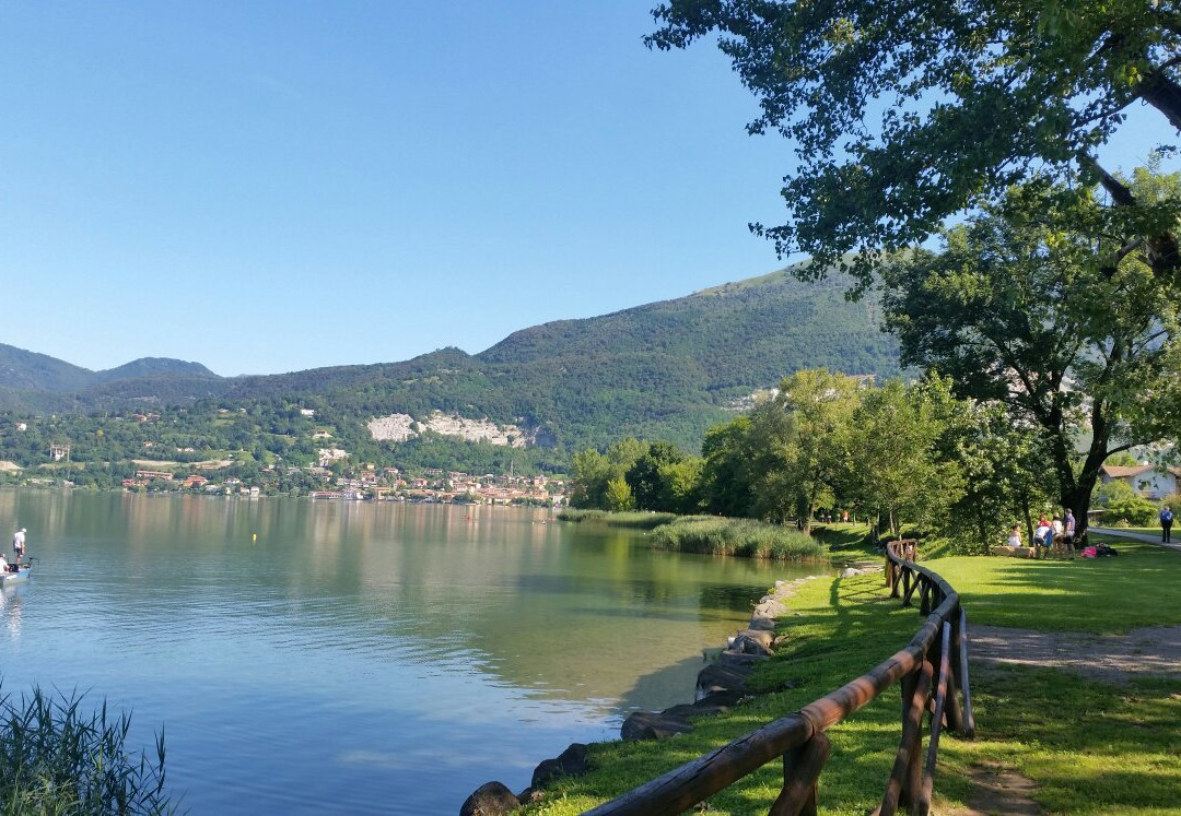 Lago di Pusiano景点图片