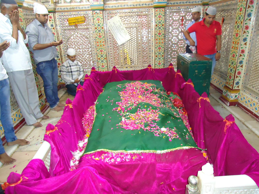 Tomb of Amir Khusro-新德里必去景点