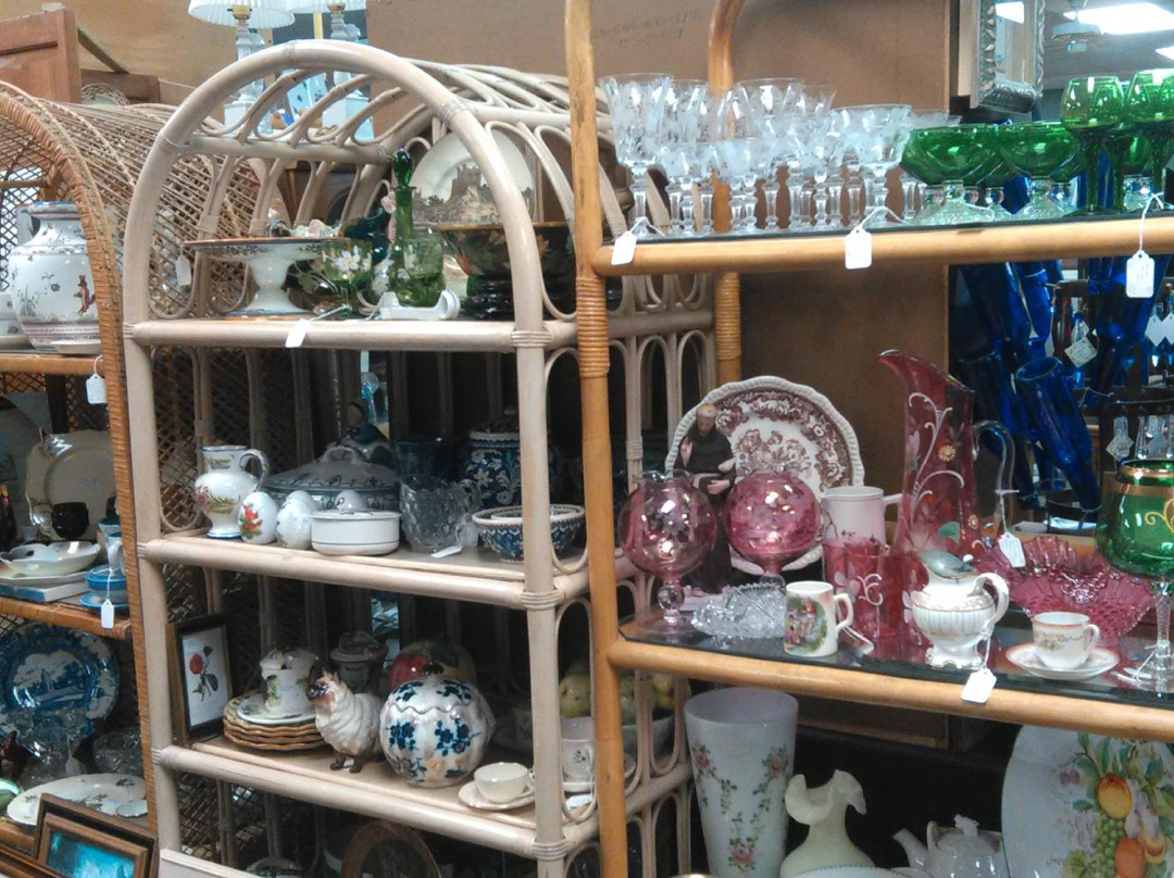 J L Kirkman's Antique Mall景点图片