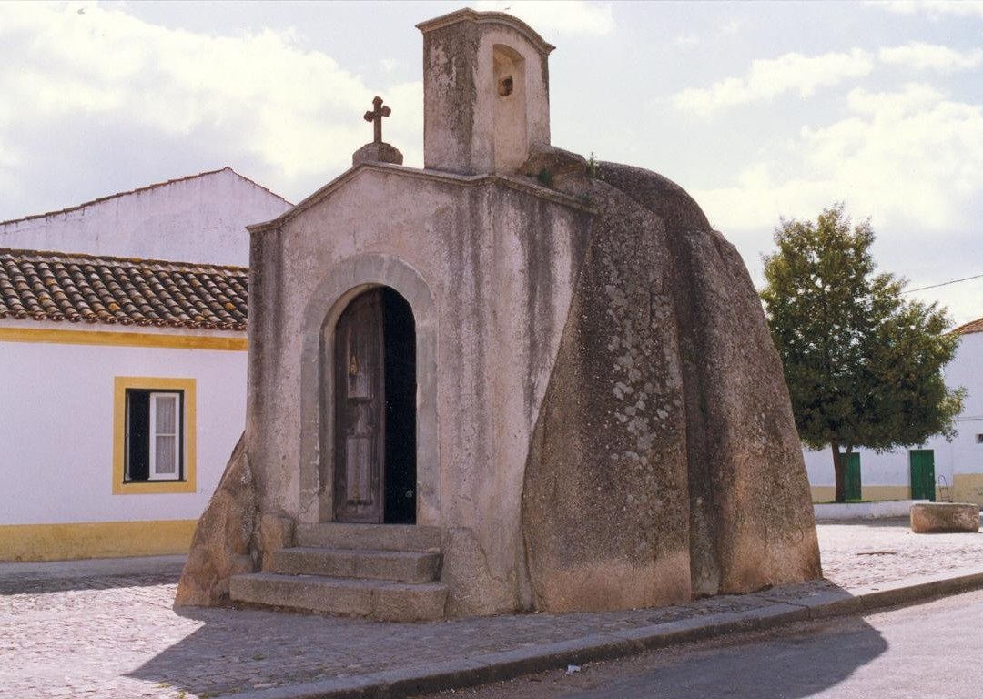 Dolmen São Dinis (Pavia)景点图片