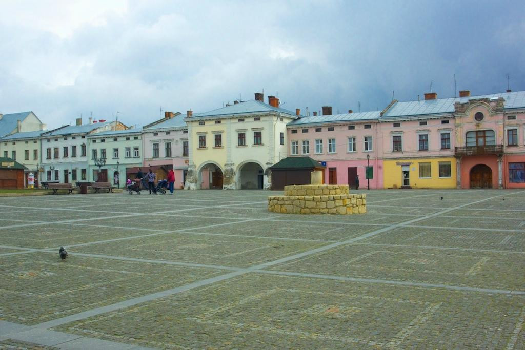 Vicheva Square-Zhovkva必去景点