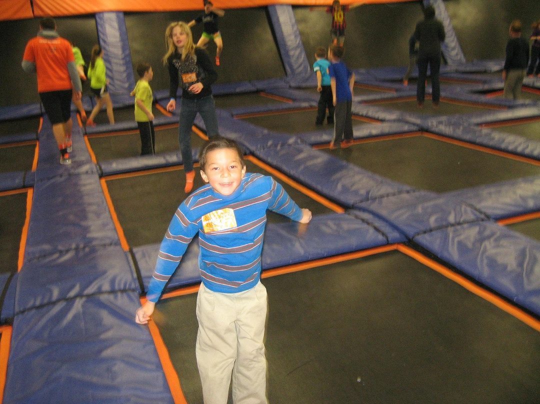 Sky Zone-Oaks必去景点