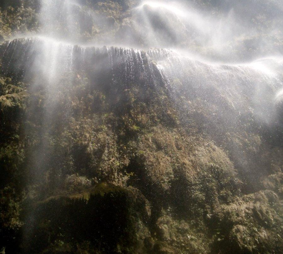 Tumalog瀑布-奥斯洛布必去景点