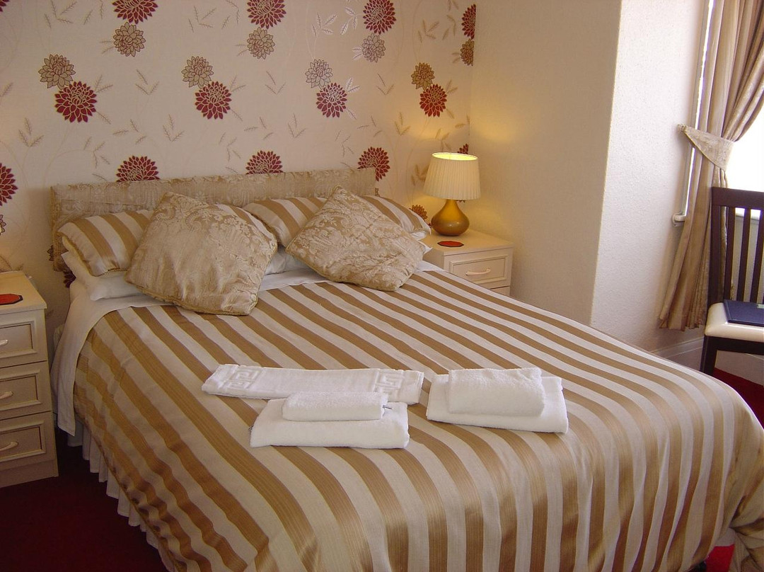 Ivernia Hotel