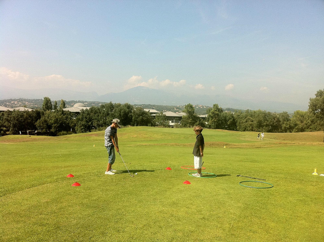 Jouer au Golf景点图片