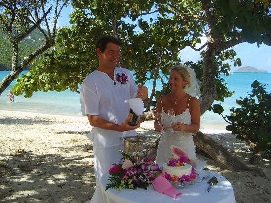 梅根湾-Magens Bay必去景点