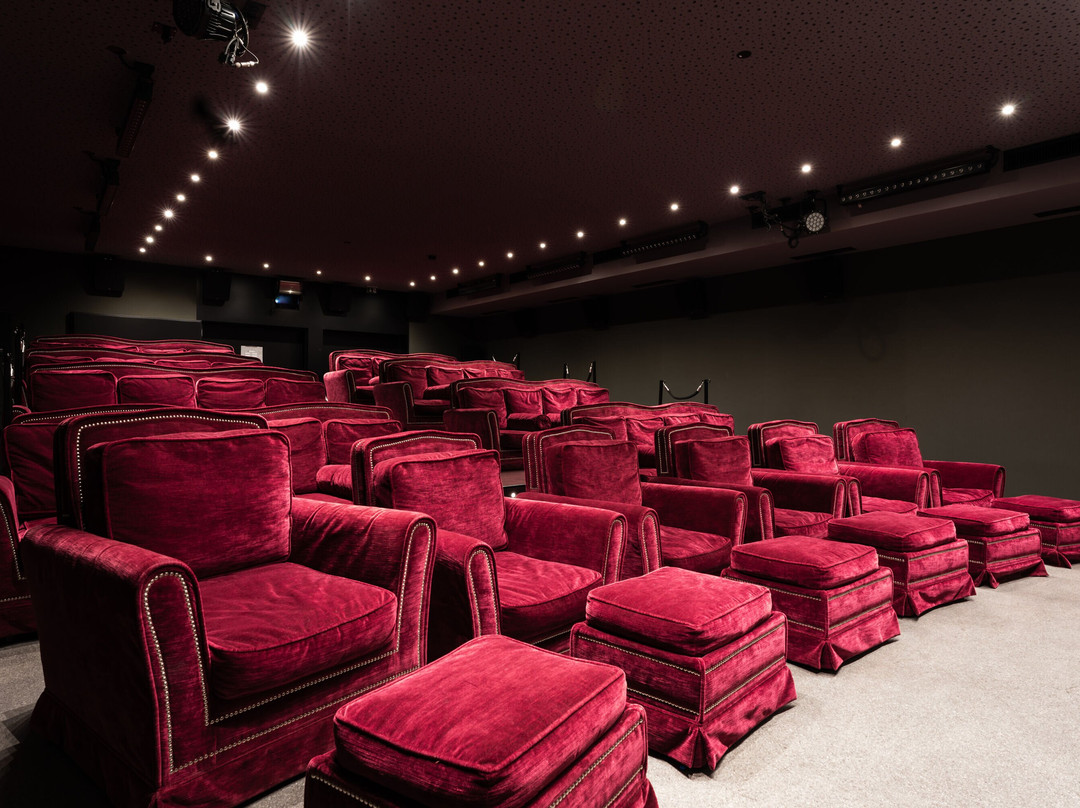 GUK Restaurant/Bar/Kino