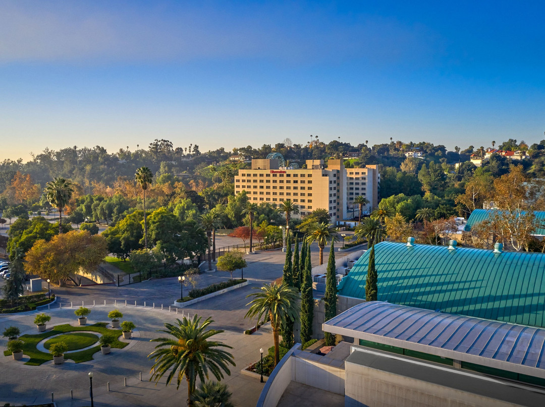 喜来登国际展览中心套房酒店主图