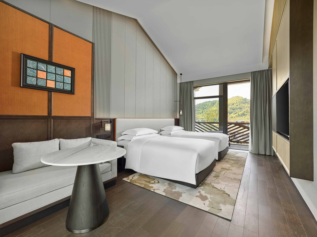 湖州西塞山鸿居主图