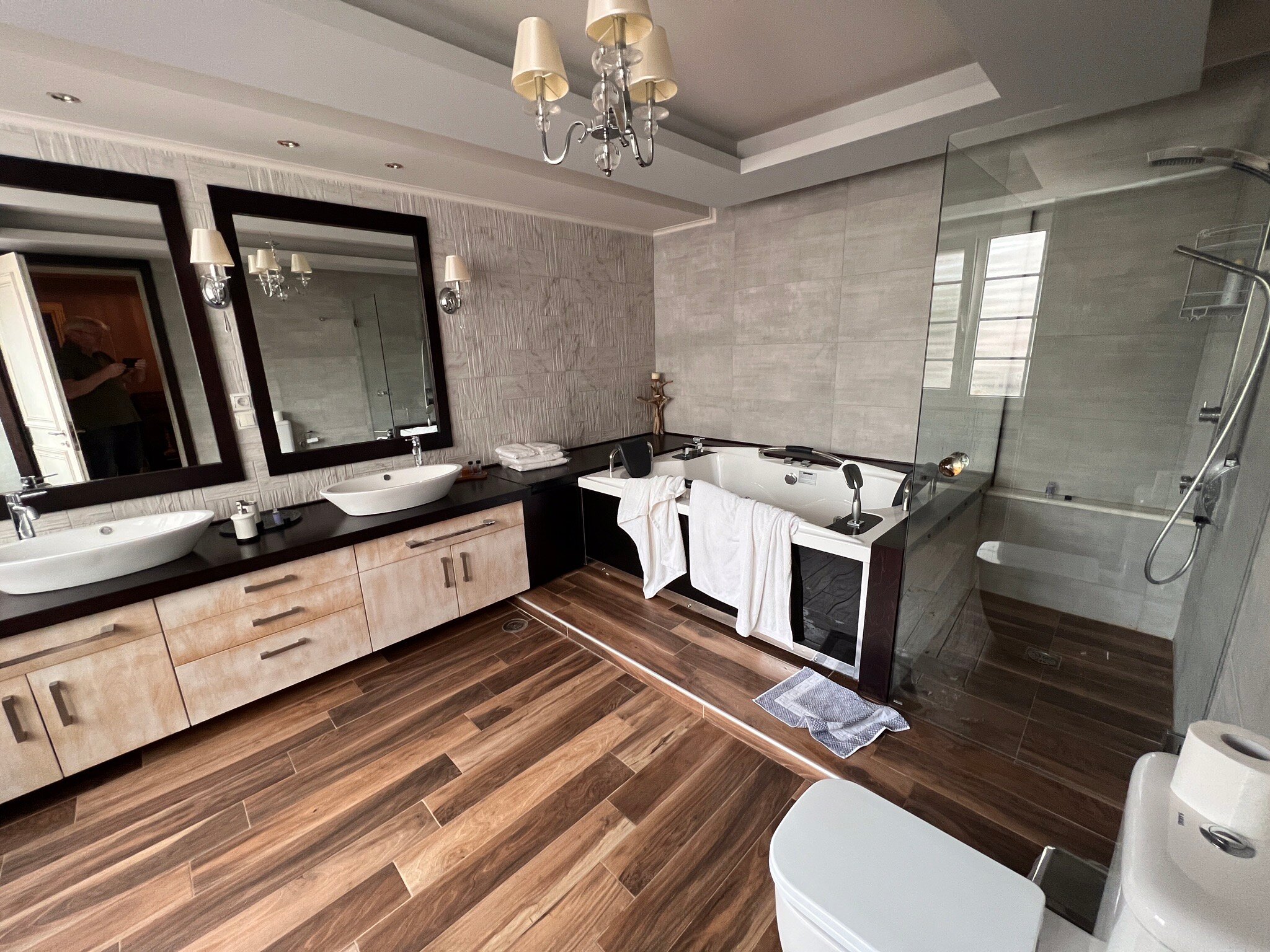 Q Suites-官方