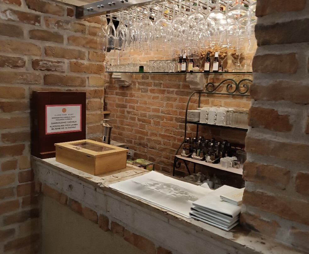阿兹穆特酒店主图