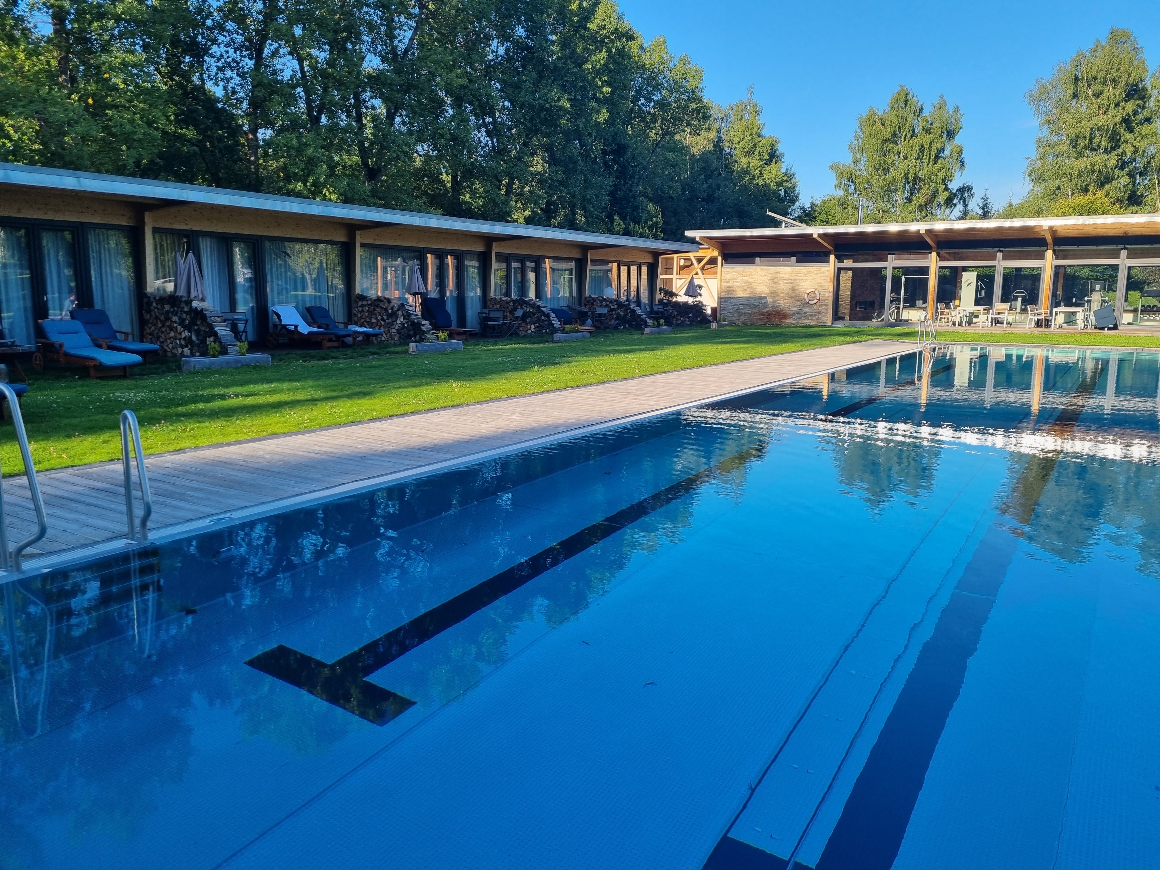 Villa Resort Dlouha Louka-泳池
