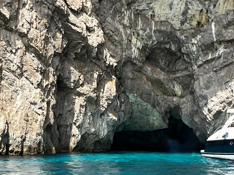 Waves of Capri   Private Boat Tour in Capri-卡碧岛必去景点