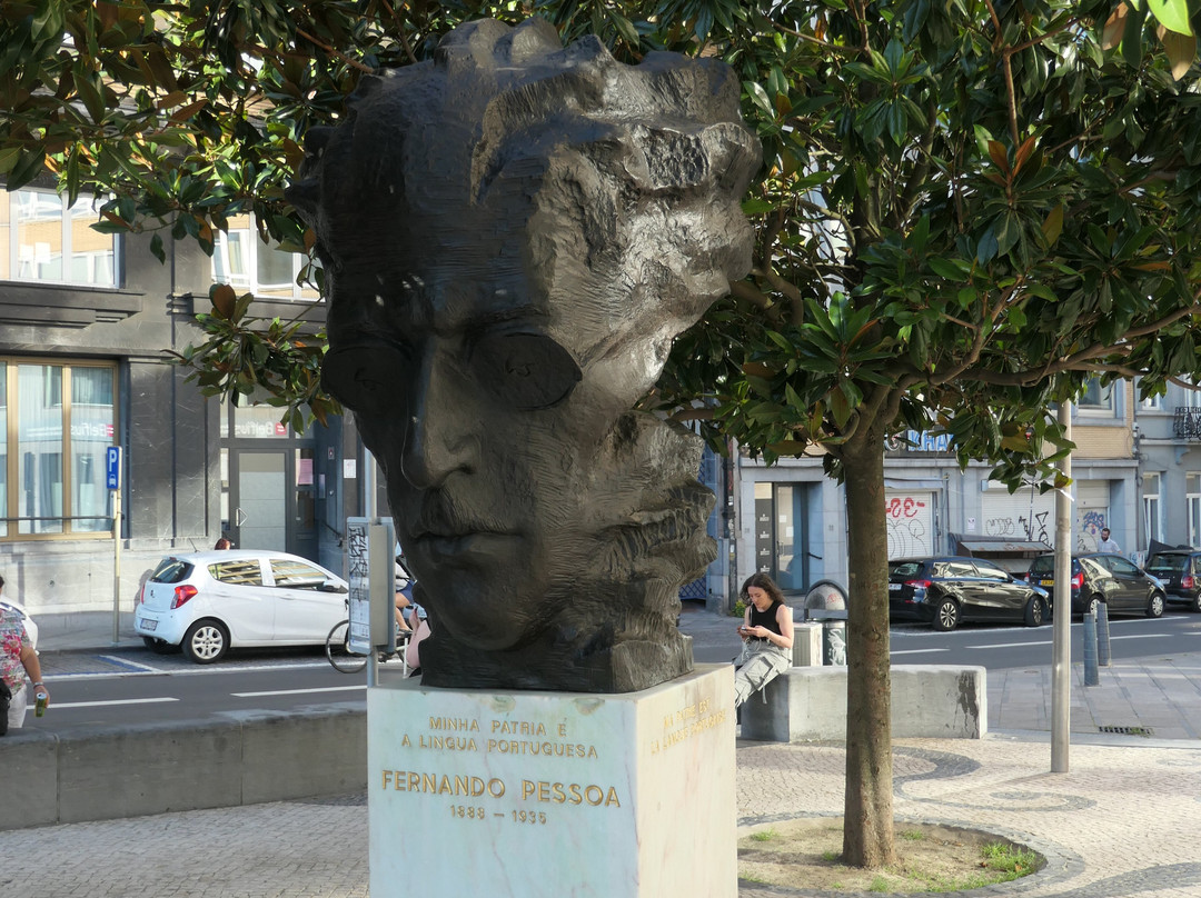 Monument Fernando Pessoa景点图片