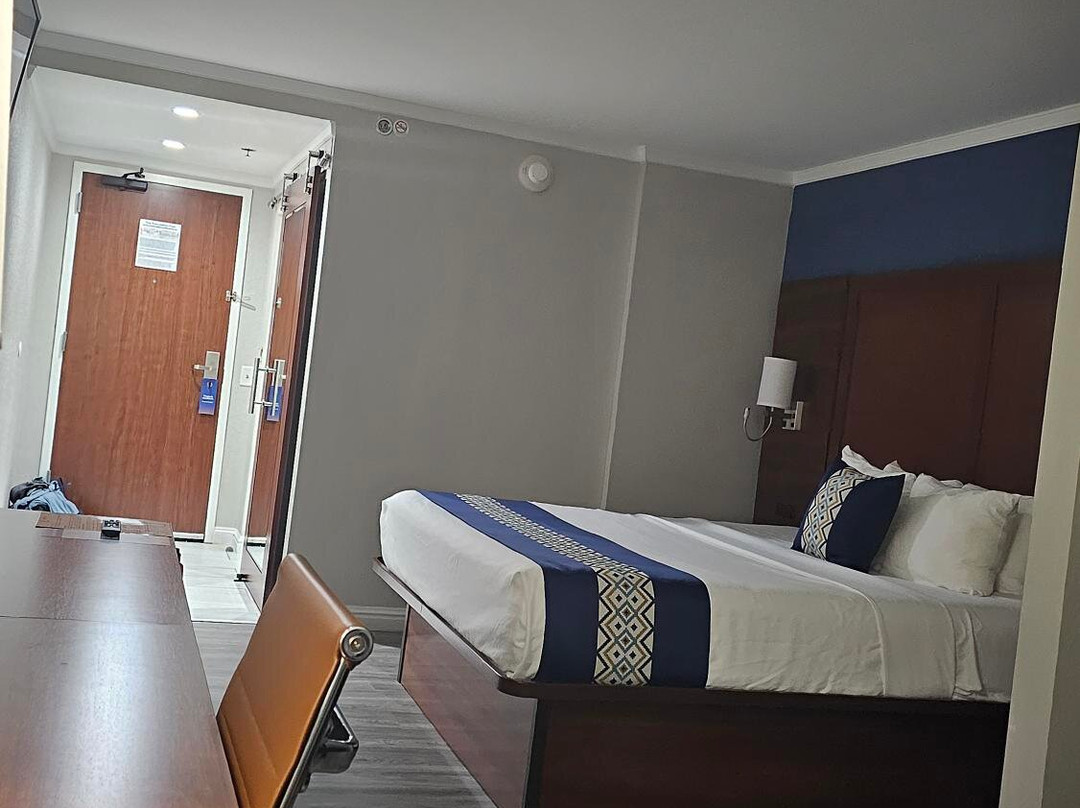 Comfort Suites, St.Louis - Sunset Hills主图