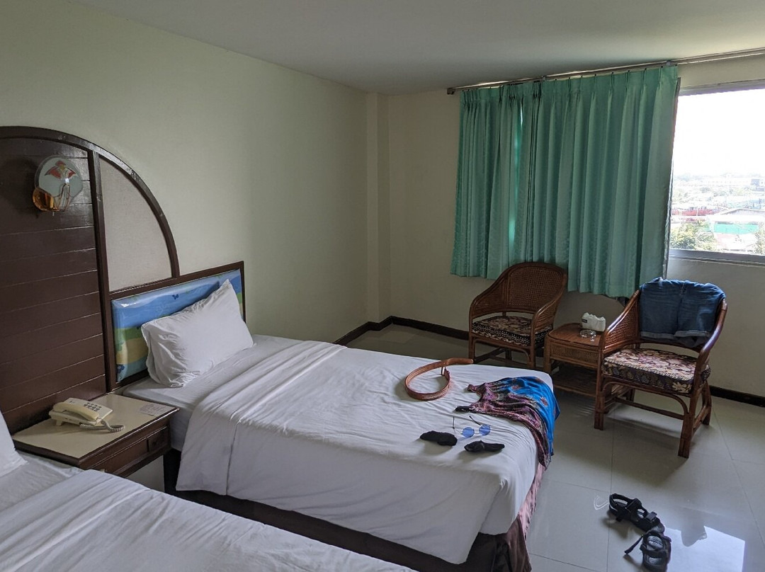 Lake Inn Hotel主图