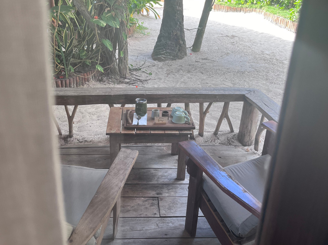 图兰阿赖耶阿华乌酒店主图