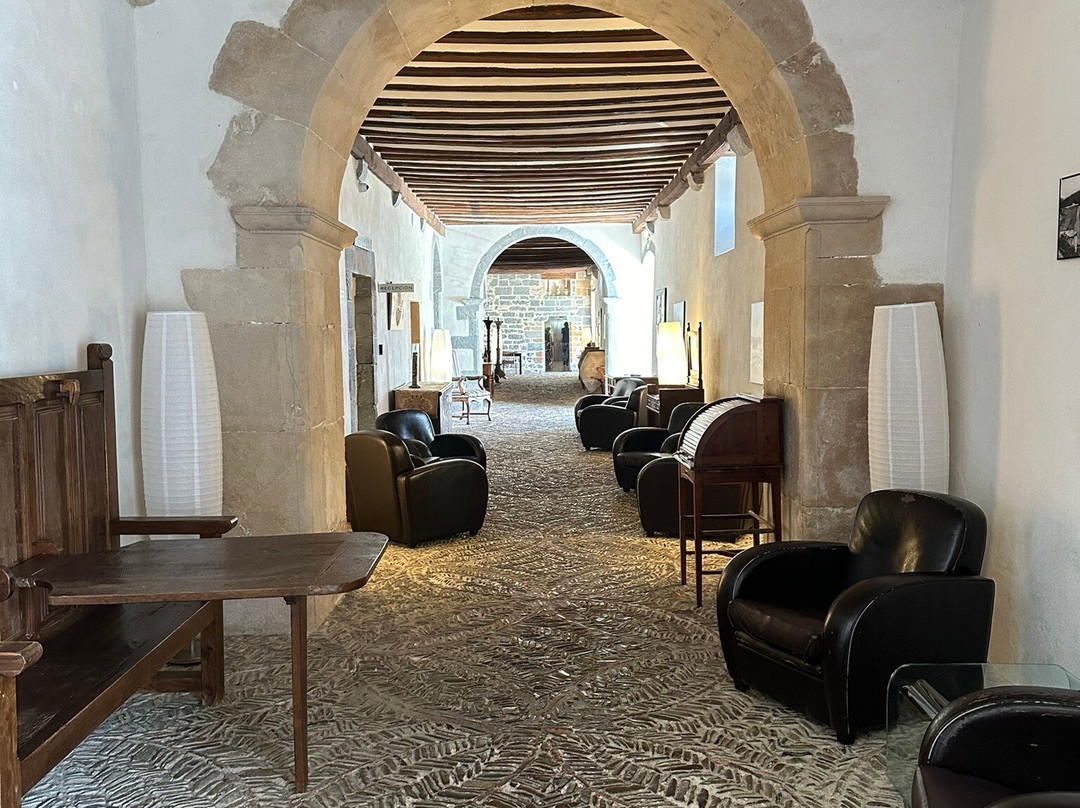 龙塞斯瓦耶斯酒店主图