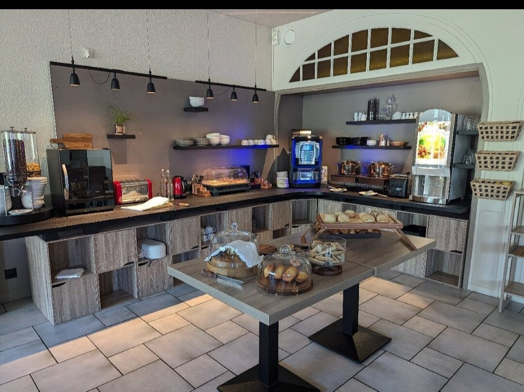 Le Sainte-Helene主图