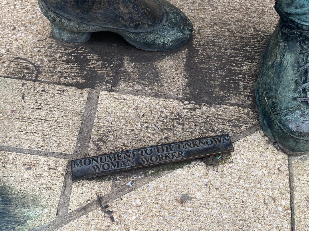 Monument to the Unknown Woman Worker-贝尔法斯特必去景点