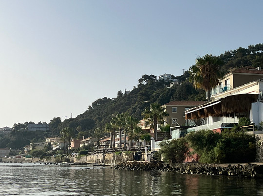 Alas Beach Lodge主图