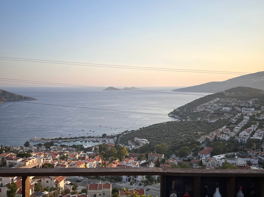 The Mediteran Hotel主图