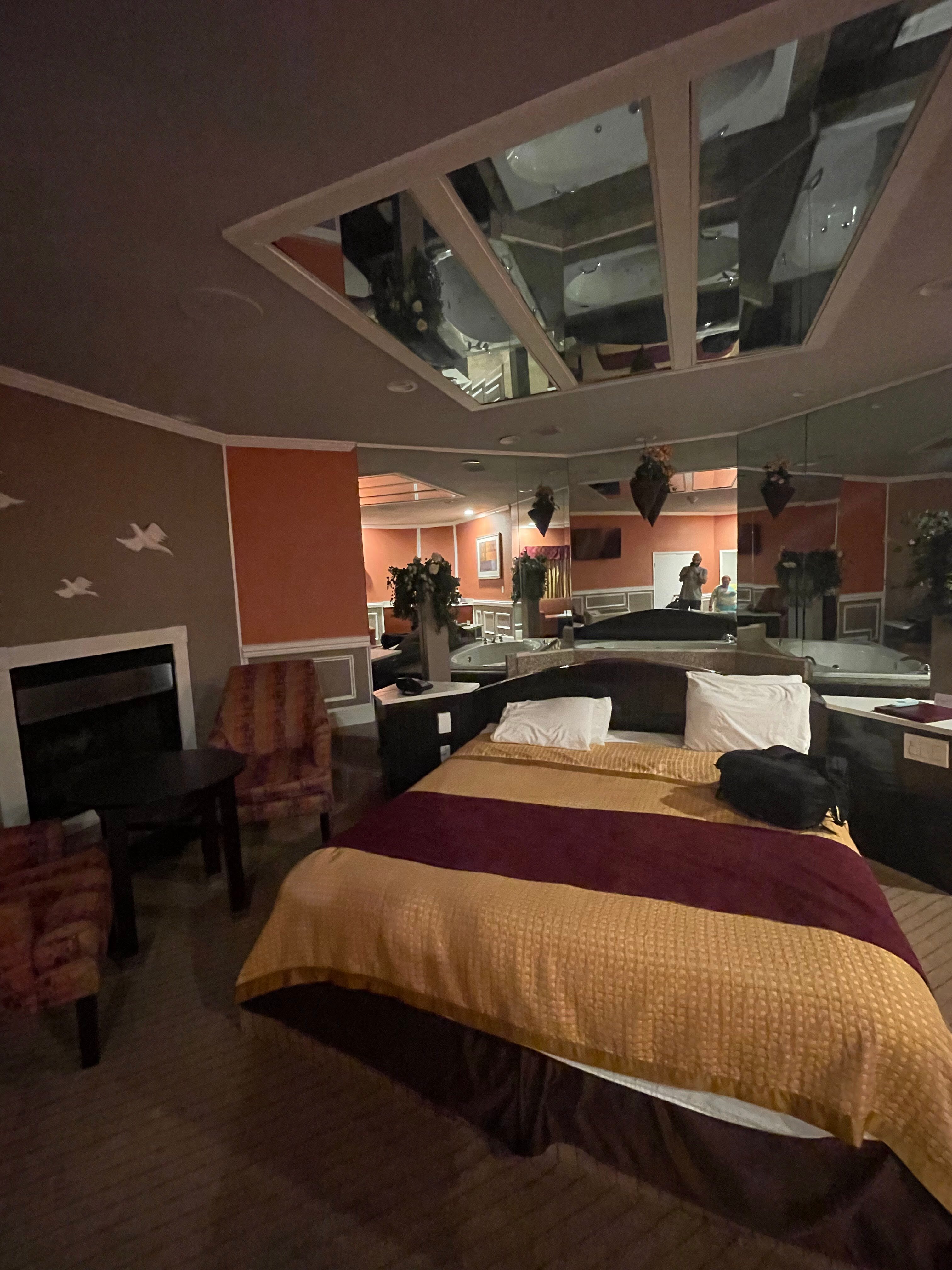 Inn of the Dove Romantic Suites Bensalem-客卧