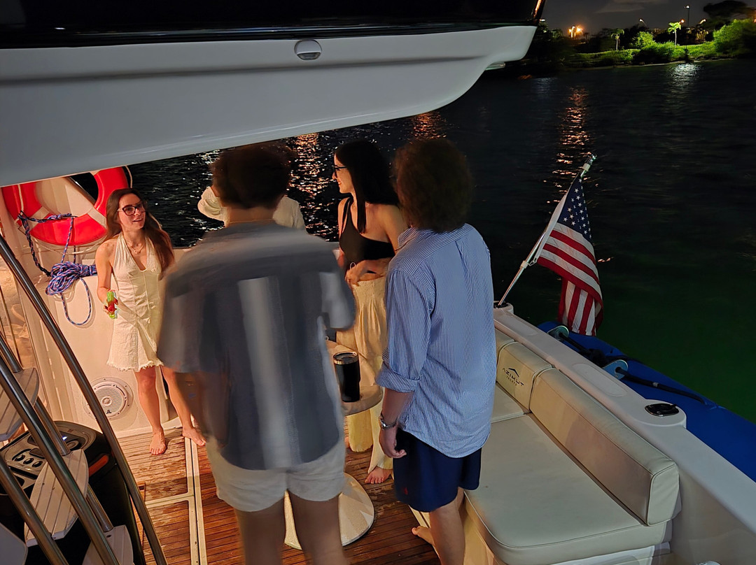 Miami Yacht Charter-迈阿密海滩必去景点